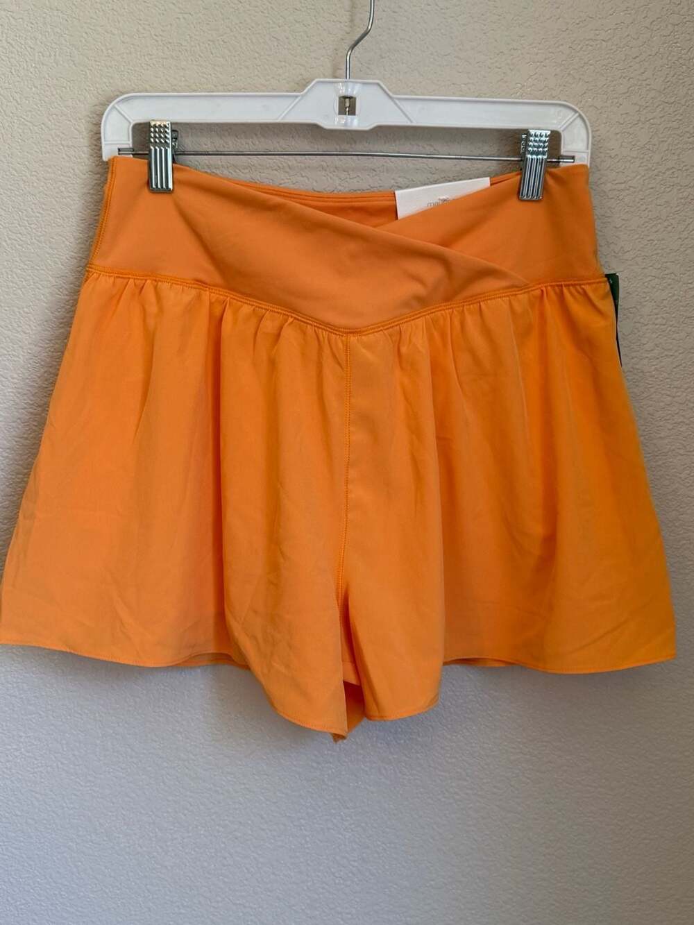 NWT Maurices Flowy Crossover Shorts Size M Orange
